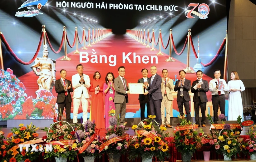 50 năm quan hệ Việt Nam-Đức: Gặp gỡ 'Tháng Năm hoa phượng đỏ'